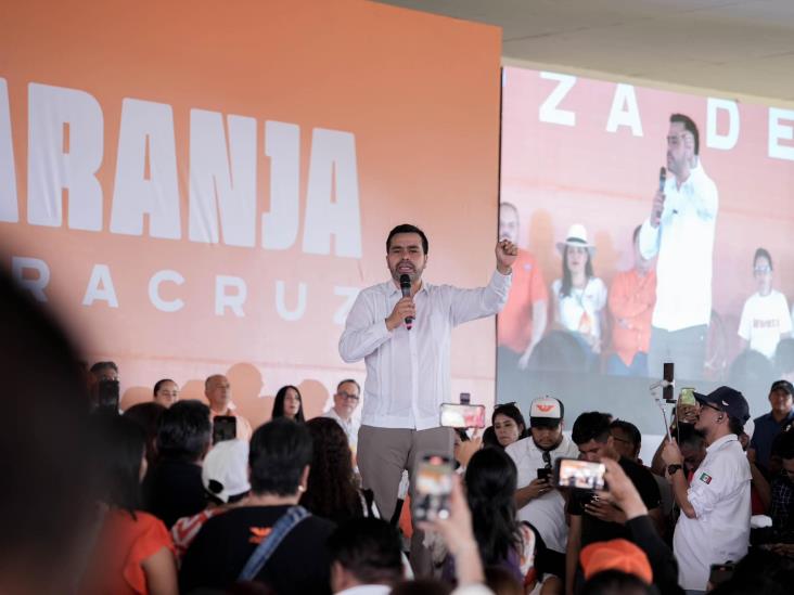 Álvarez Máynez toma protesta a candidatos de MC en Veracruz; esto dijo de Teuchitlán