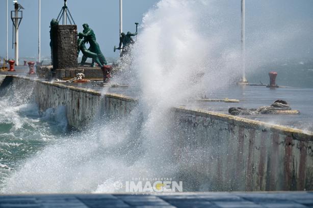 Alertan sobre los efectos del norte en Veracruz de este domingo