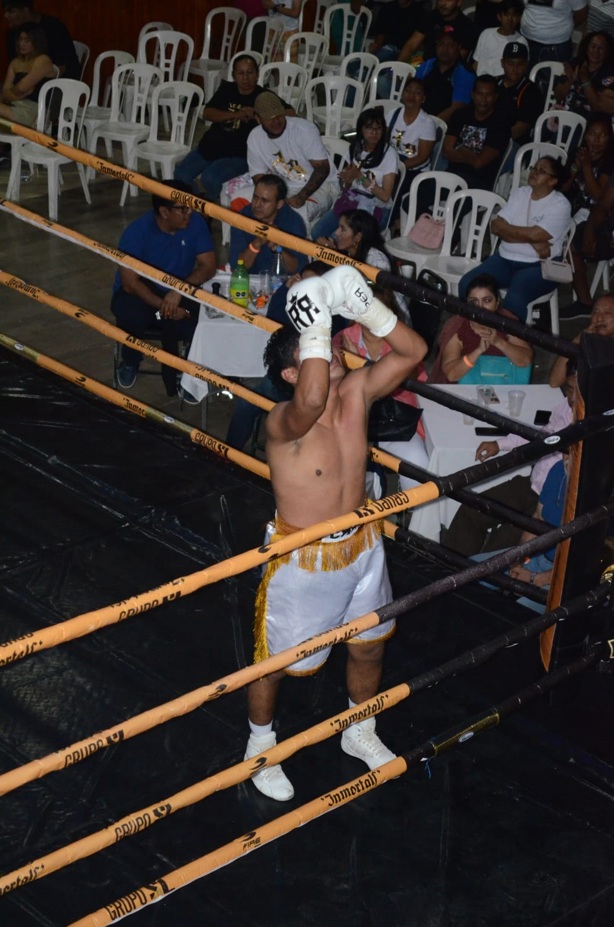 Éxito velada de box Batalla de Colosos III