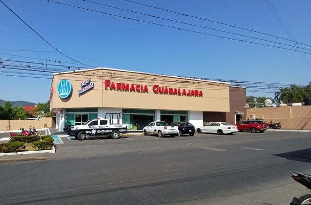 Delincuentes armados asaltan farmacia Guadalajara, de Córdoba