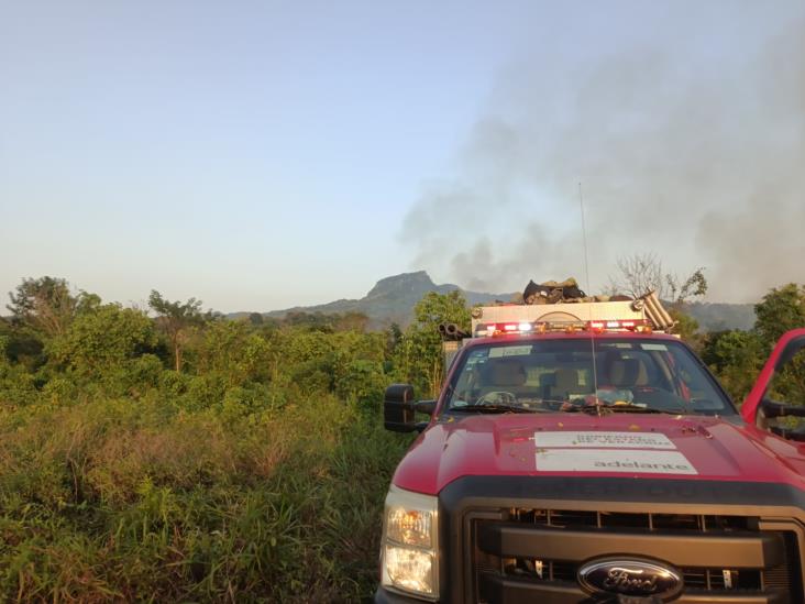 Incendio arrasa terreno para nuevo panteón en Misantla