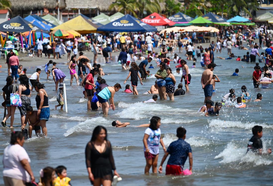 Prevén arribo masivo de turistas para Semana Santa en Veracruz