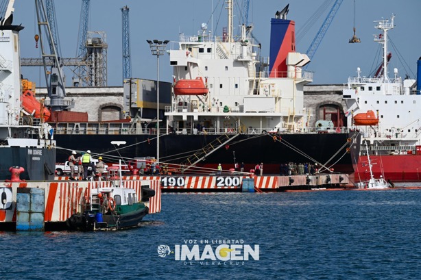 Se hunde remolcador en el muelle del puerto de Veracruz