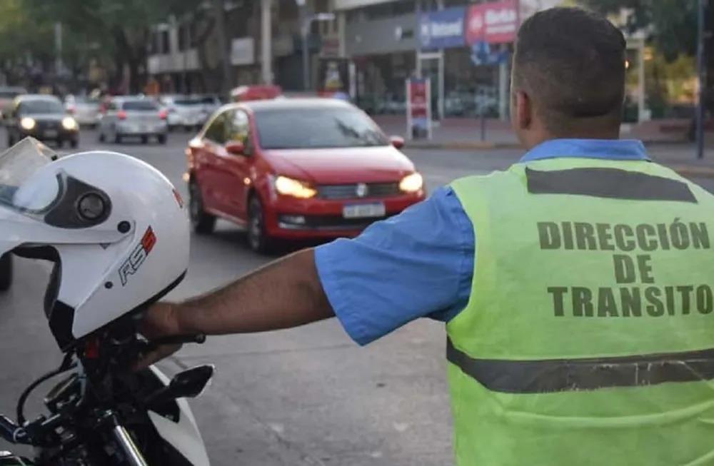 ¿De cuánto es la multa en Veracruz por estacionarse en doble fila? | UMA 2025