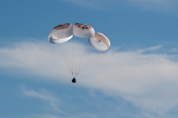 Astronautas de la NASA regresan a la Tierra tras nueve meses varados en el espacio | VIDEO