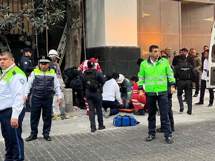 Grave accidente en Palacio de Gobierno de Xalapa; trabajador cae