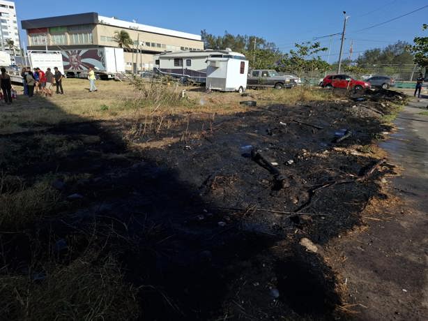 Incendio de pastizal amenaza con extenderse a carpas de circo instalado en Boca del Río