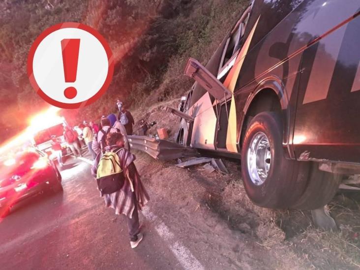 Se accidenta autobús con maestros de la CNTE en las Cumbres de Maltrata (+VIDEO)