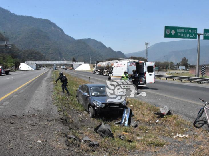 Vehículo particular se accidenta en la autopista Orizaba-Ciudad Mendoza