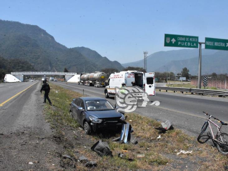 Vehículo particular se accidenta en la autopista Orizaba-Ciudad Mendoza