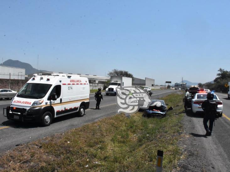 Vehículo particular se accidenta en la autopista Orizaba-Ciudad Mendoza