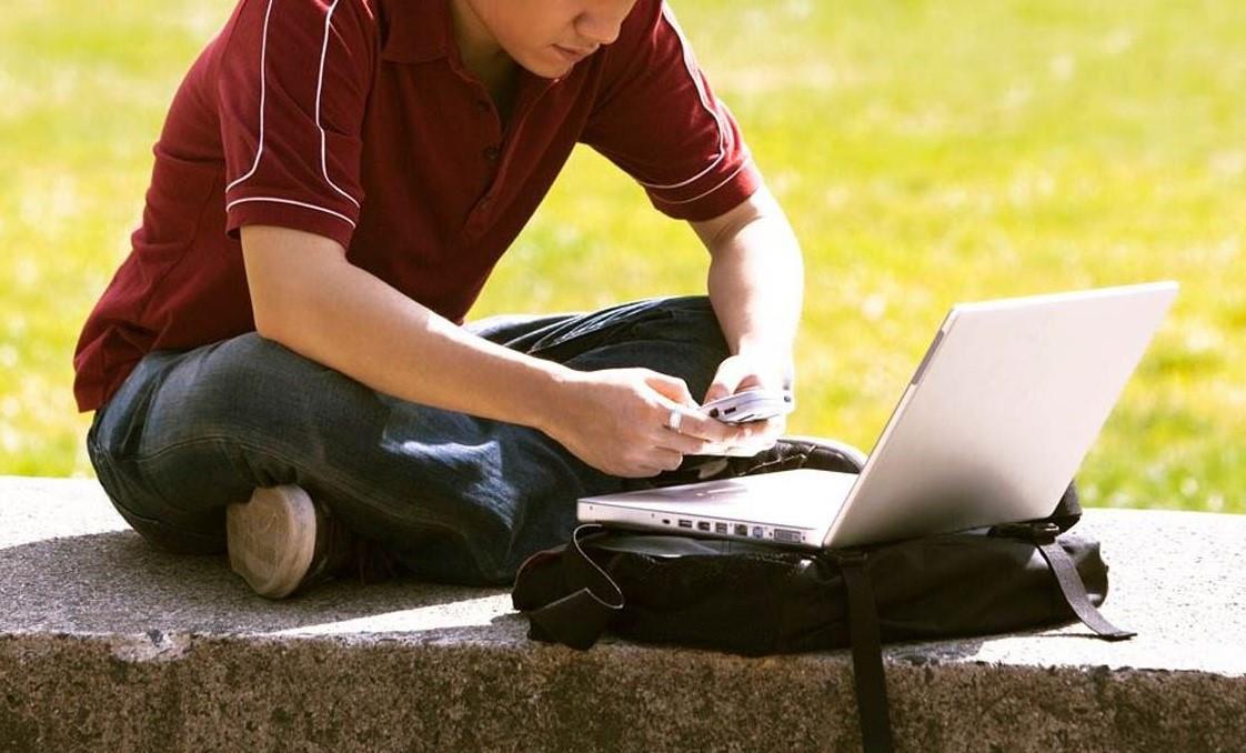 Mayoría de jóvenes en México buscan oportunidades laborales a través de plataformas digitales