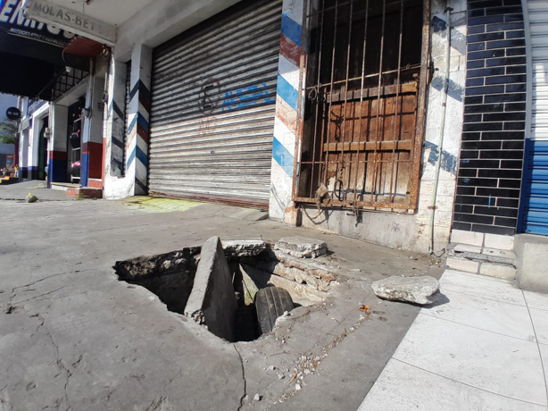 Vecinos denuncian inseguridad y abandono en callejones del centro de Veracruz