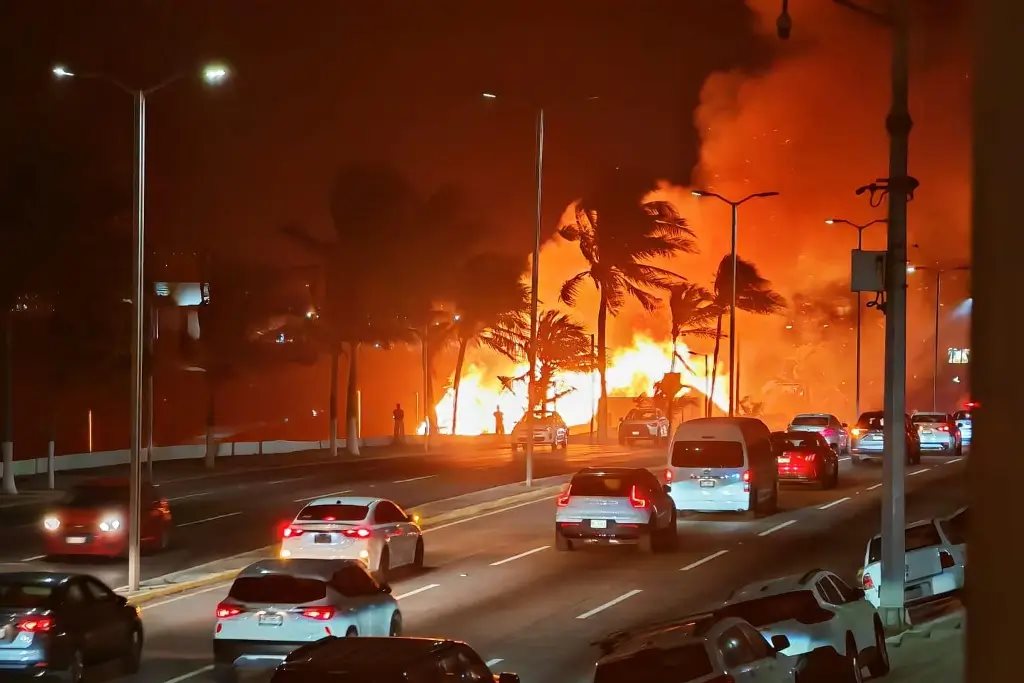 Sofocan incendio en restaurante de Boca del Río; sin reporte de heridos