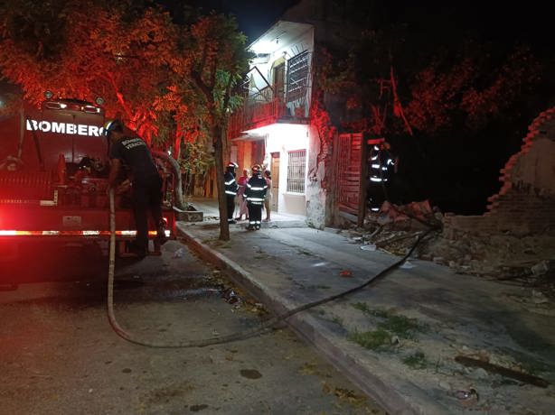 Personas sin hogar provocan incendio en vivienda abandonada en centro de Veracruz