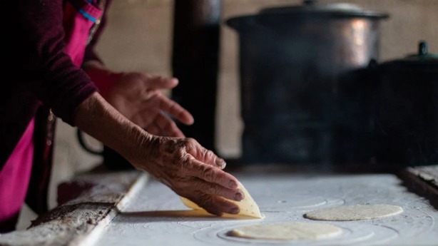 Cumbre Tajín: Ellas son las Mujeres de Humo, encargadas de preservar recetas milenarias