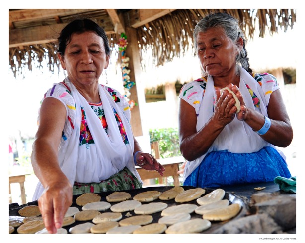 Cumbre Tajín: Ellas son las Mujeres de Humo, encargadas de preservar recetas milenarias