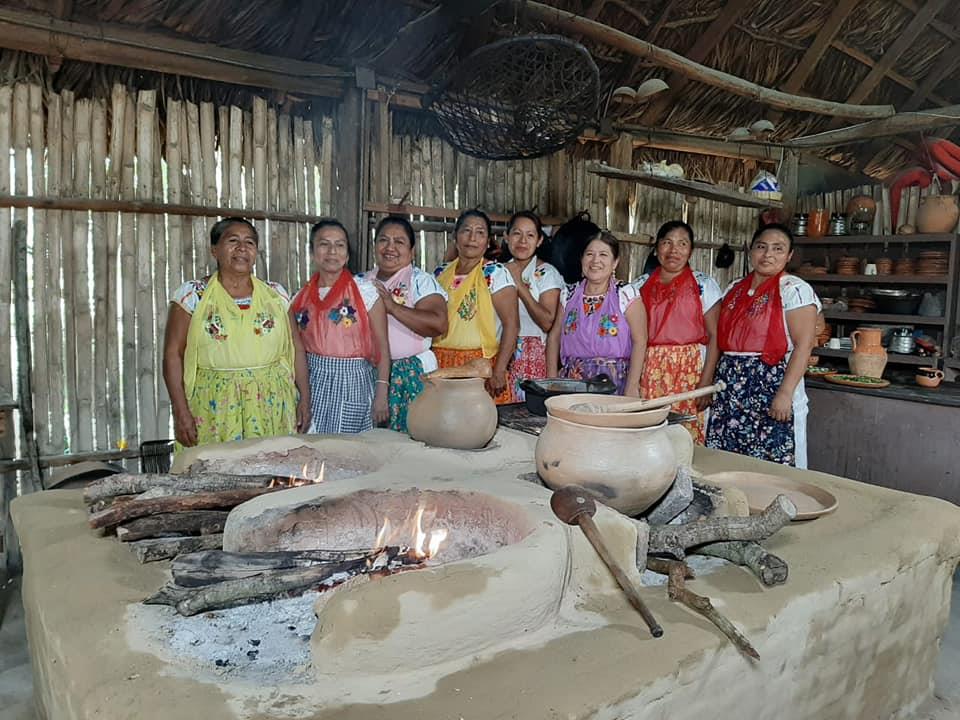 Cumbre Tajín: Ellas son las Mujeres de Humo, encargadas de preservar recetas milenarias