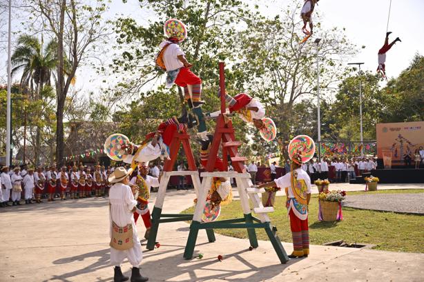 Inauguran la Cumbre Tajín en Papantla