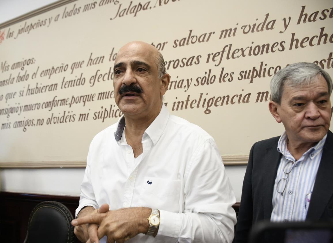 Ahued, secretario sui géneris