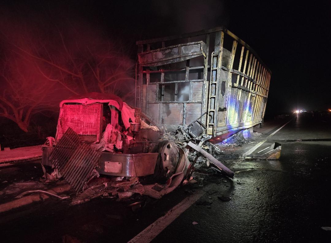 Se incendia camión de carga en la autopista Córdoba-Veracruz