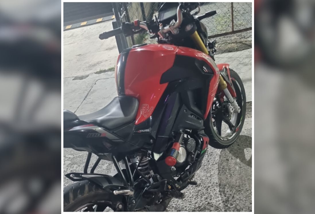 Derrapa motociclista en calles de Cardel