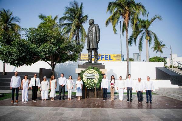 Conmemoran el 219 Aniversario del Natalicio de Benito Juárez