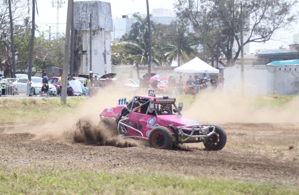 Espectaculares carreras de Off Road en el Emotion Extreme Fest 2025