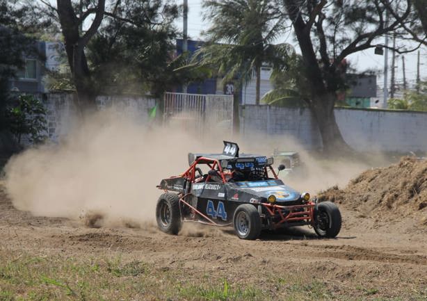 Espectaculares carreras de Off Road en el Emotion Extreme Fest 2025