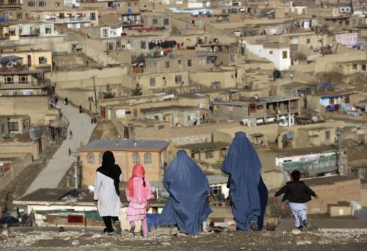 Mujer de Estados Unidos fue liberada por talibanes que la retuvieron un mes