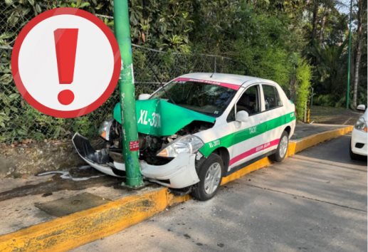Por ebrio: taxista se estrella contra un poste en Xalapa