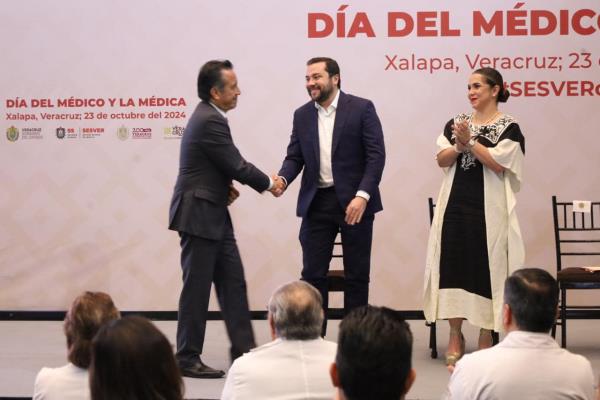 Cuitláhuac García y Jorge Sisniega mintieron; hospitales de Veracruz requieren reparación