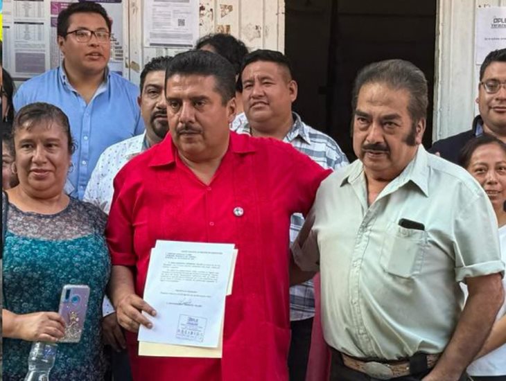 Adán Sandokan Hernández Vallejo se registra como candidato del PRI a la alcaldía de Zongolica