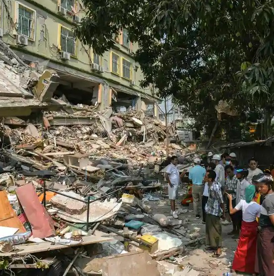 A días del terremoto en Myanmar continúan cayendo edificios en diferentes zonas