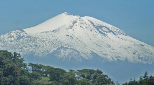 ¿Quién fue la primera persona en escalar el Pico de Orizaba y en qué año lo hizo?