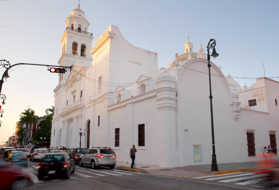 Continúan los trabajos de rehabilitación y mantenimiento a la Catedral de Veracruz
