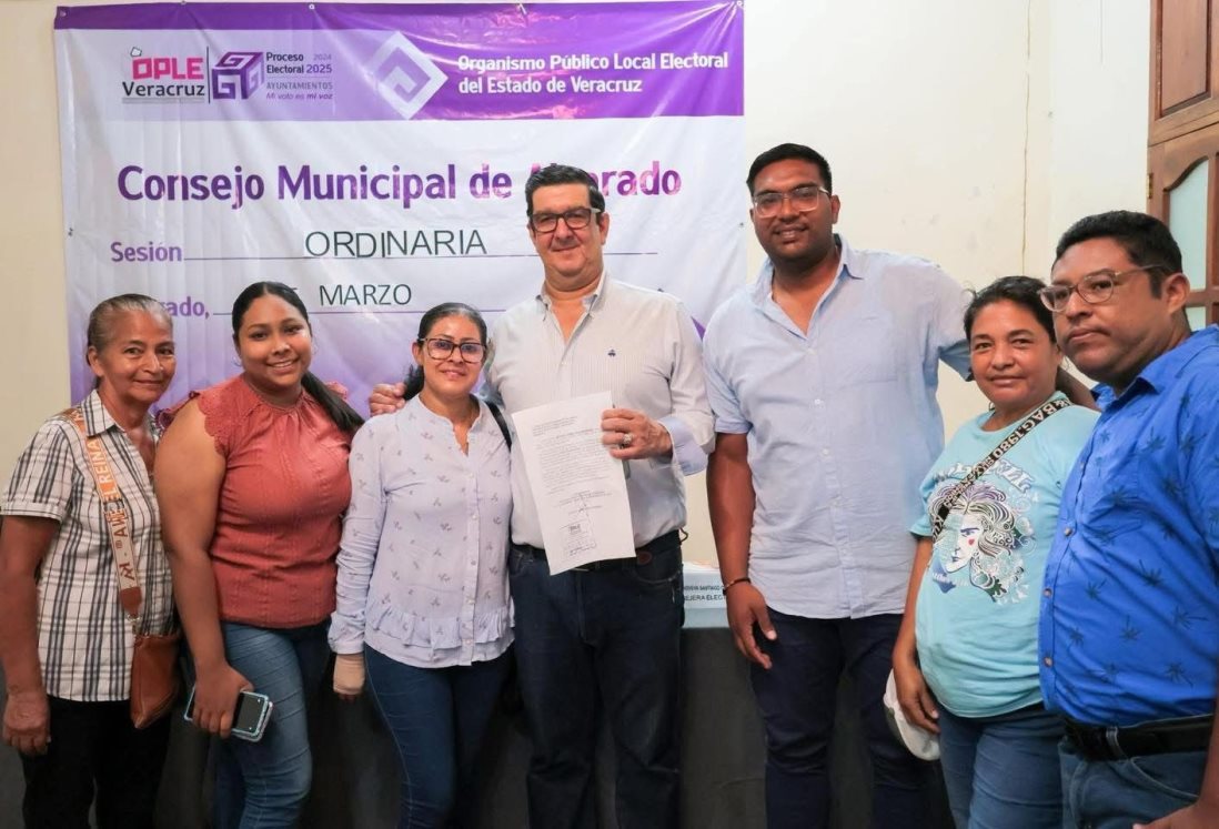 Tavo Ruiz se registra ante el OPLE como candidato del PAN a la alcaldía de Alvarado