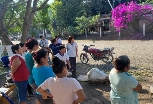 Lo quieren fuera; acusan a director en Amatlán de imponer religión a alumnos