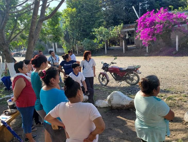 Lo quieren fuera; acusan a director en Amatlán de imponer religión a alumnos