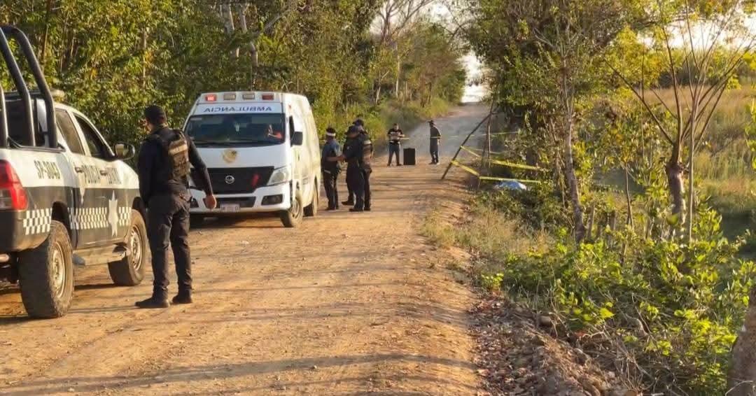 Accidente de motocicleta deja dos muertos y un herido en Tres Valles, Veracruz