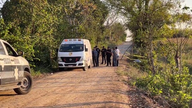 Accidente de motocicleta deja dos muertos y un herido en Tres Valles, Veracruz