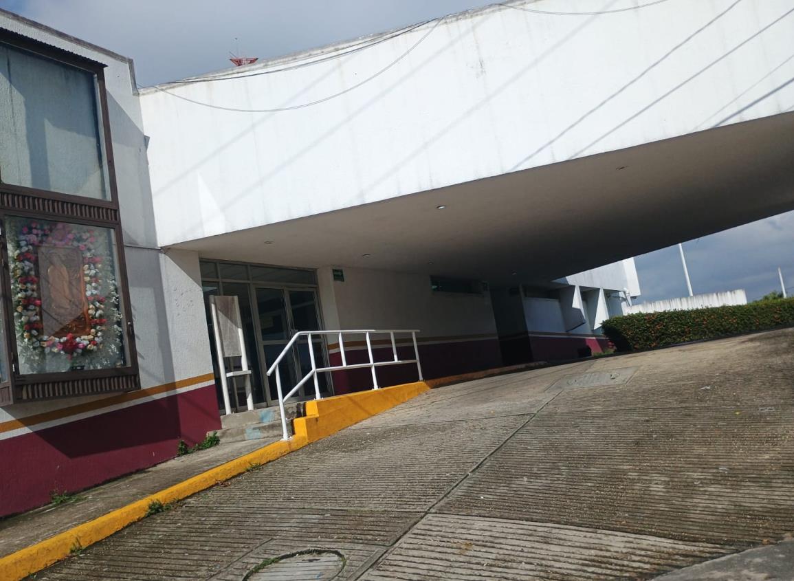 Sin resolverse escasez de medicamentos y ventiladores en hospital de Pemex
