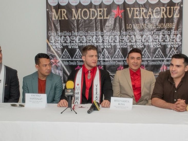 El joven Willy Inurreta recibe investidura como Mr. Model Veracruz 2025