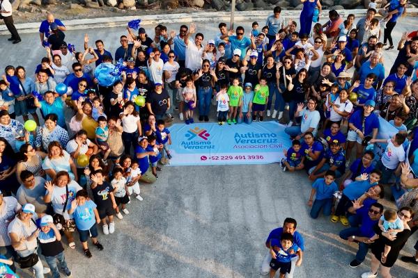 Austismo Veracruz AC realiza la caravana ´Rodando por el Autismo 2025´
