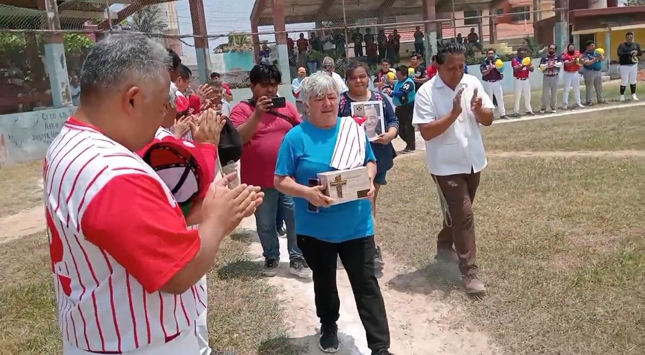 Rinden homenaje póstumo Don Gil Reyes en la Liga Intercolonias