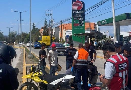 Arrollan a motociclista en la carretera Las Trancas-Coatepec; ¡el responsable huyó!