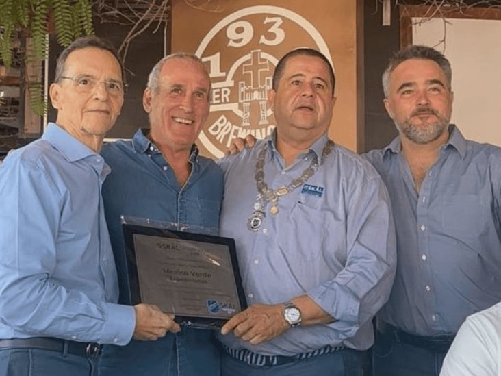 Socios del Club Skål Veracruz efectúan tercera asamblea