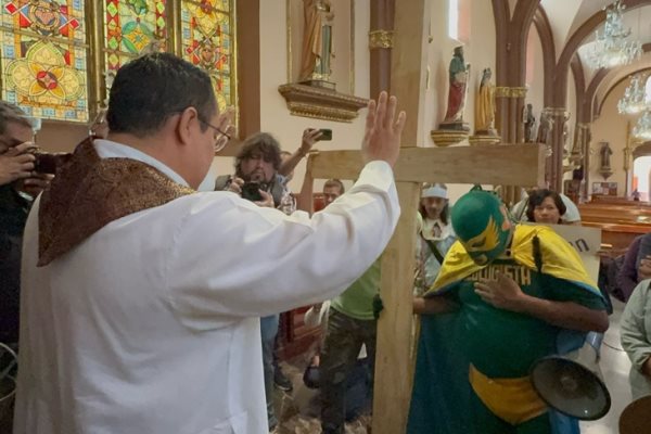 El Ecologista Universal, inicia viacrucis a Laguna Verde; lleva 40 años de lucha ambiental en Veracruz (+VIDEO) 