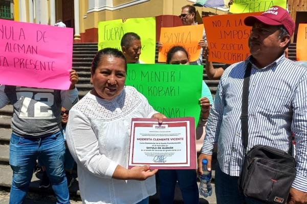 En Xalapa, protesta Modesta Clemente por ´despojo´ de candidatura
