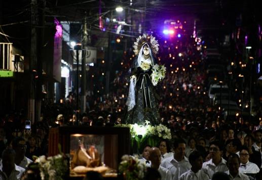 Xalapa da el pésame a María en la Procesión del Silencio este Viernes Santo (+VIDEO)
